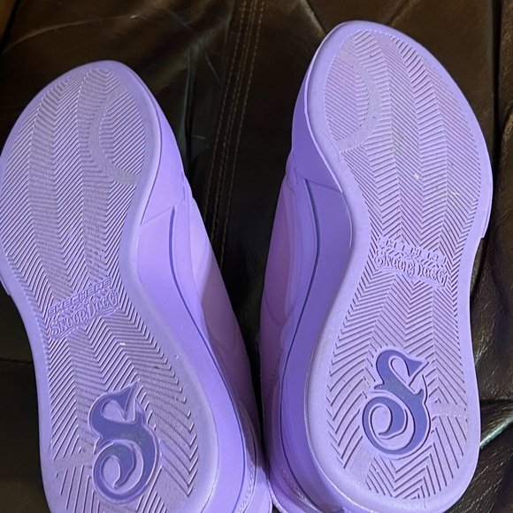 Skechers x Snoop Dogg Women's Lavender Sneakers - Picture 6 of 7